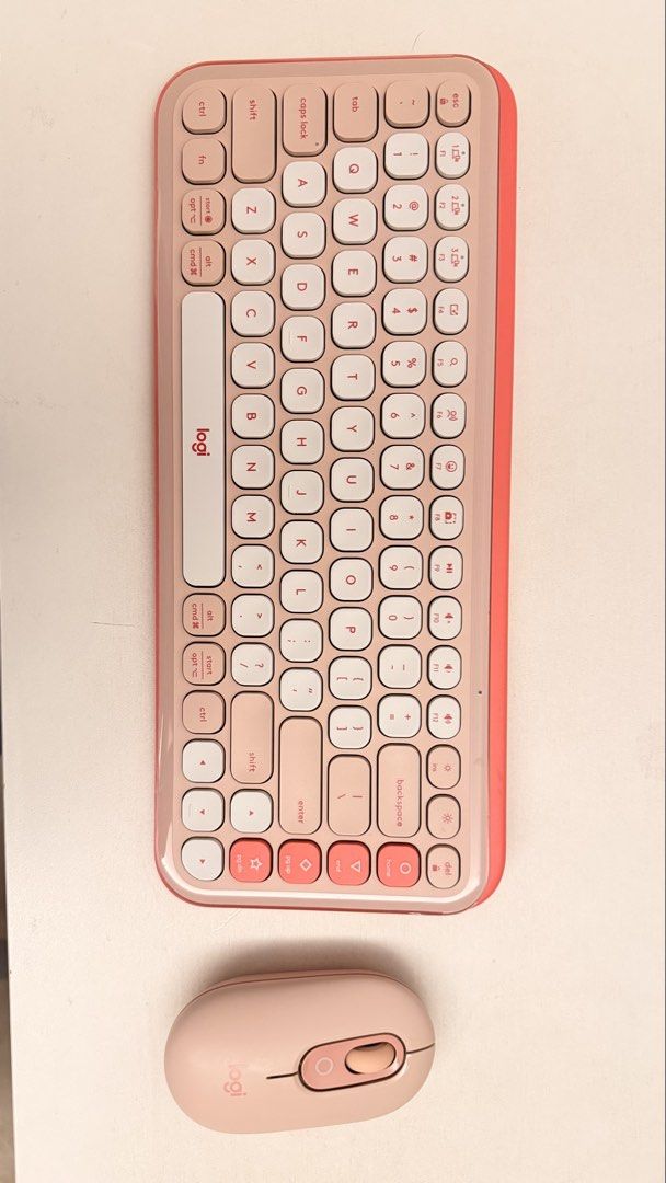 Logitech POP Icon Keyboard and Mouse439982904638197760