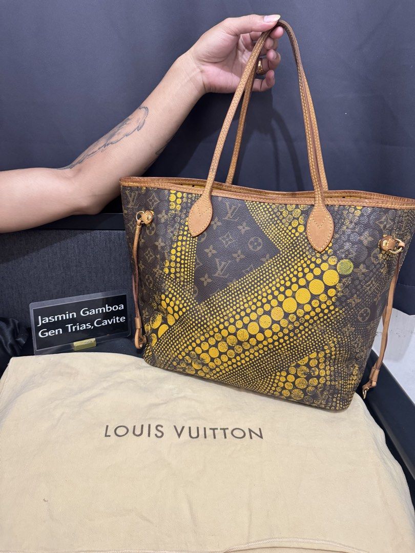 lv Yayoi Kusama Neverfull MM (Category: Tote Bags) located in Cavite. Submitted by bagalore (Listing ID 1435164161, Image 1). Description: - Authentic Louis Vuitton Neverfull MM - Yayoi Kusama collaboration - Iconic Monogram canvas with yellow polka dot design - Includes original dust bag - Yellow interior lining with black polka dots - Made in France - Date code: TJ3192.