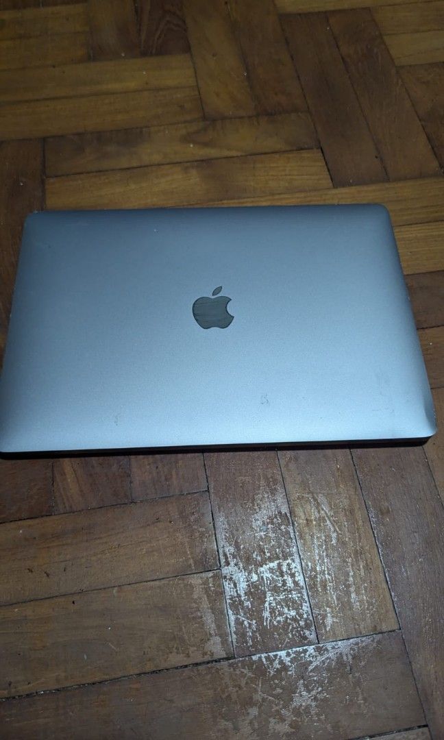 MacBook Pro 13inch441399761091307521
