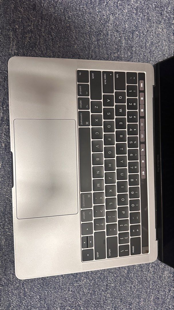 MacBook Pro 13-inch (2017)440211359872460804