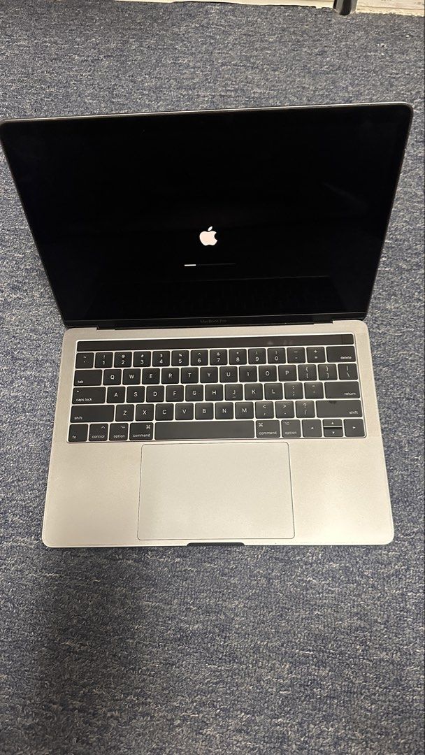 MacBook Pro 13-inch (2017)440211359872460807