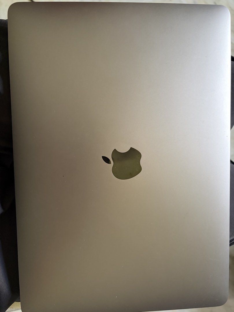 MacBook Pro 13-inch 2018440575706425600001