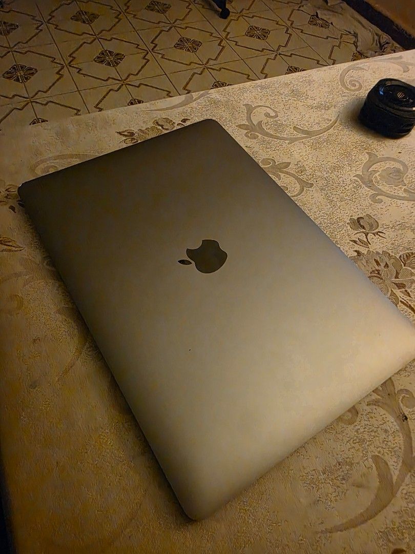 MacBook Pro 2016439976469611171842