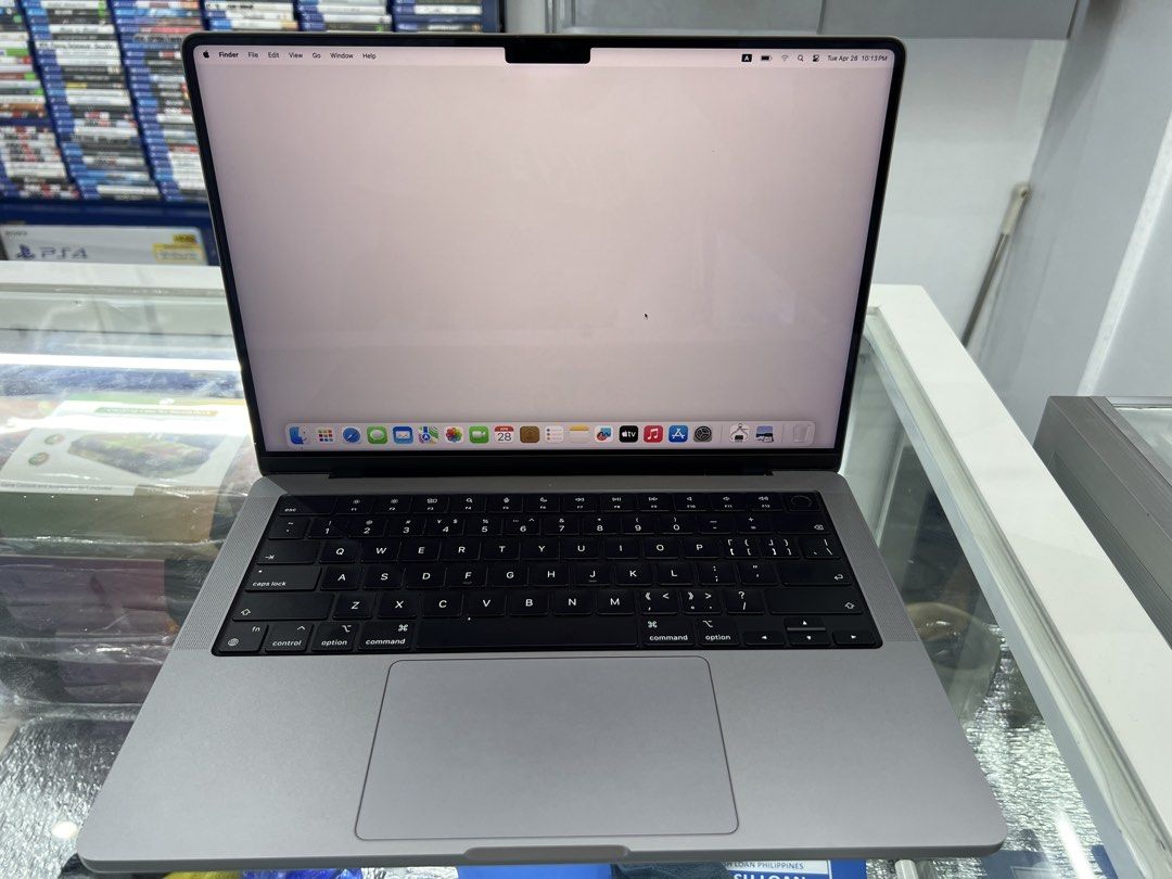MacBook Pro 2021 14-inch M1 (Category: Laptops & Notebooks) located in Manila. Submitted by vaniextura (Listing ID 1435094597, Image 1). Description: - MacBook Pro 2021 - M1 Chip - 16GB RAM - 1TB SSD - cycle count 92 -Max capacity 91% - Space gray - Black keyboard - Large trackpad - macOS interface.
