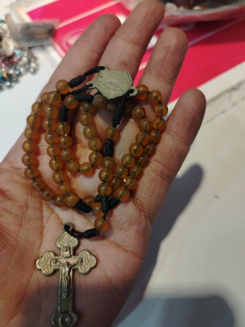 Made in Roma antique rosary (Category: Religious Items) located in Manila. Submitted by billionare (Listing ID 1435102864, Image 2). Description: made in Roma antique rosary good condition vintage rosary collection.