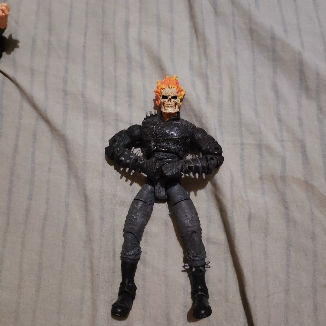 Mbison and ghost rider (Category: Figurines & Statues) located in Las Pinas. Submitted by hi_sayo_bili_na (Listing ID 1435058111, Image 2). Description: for sale jada mbison good condition -800 ghost rider (loose) - 500 wysiwyg location Las Pinas pm pm pm.
