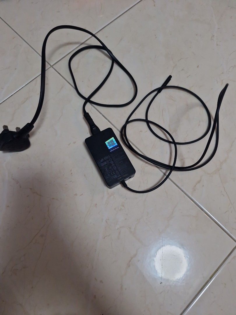 Microsoft surface laptop charger 65W441418270607288320