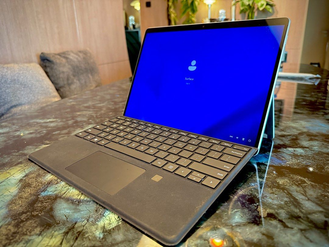 Microsoft Surface Laptop with Keyboard440330758337996800