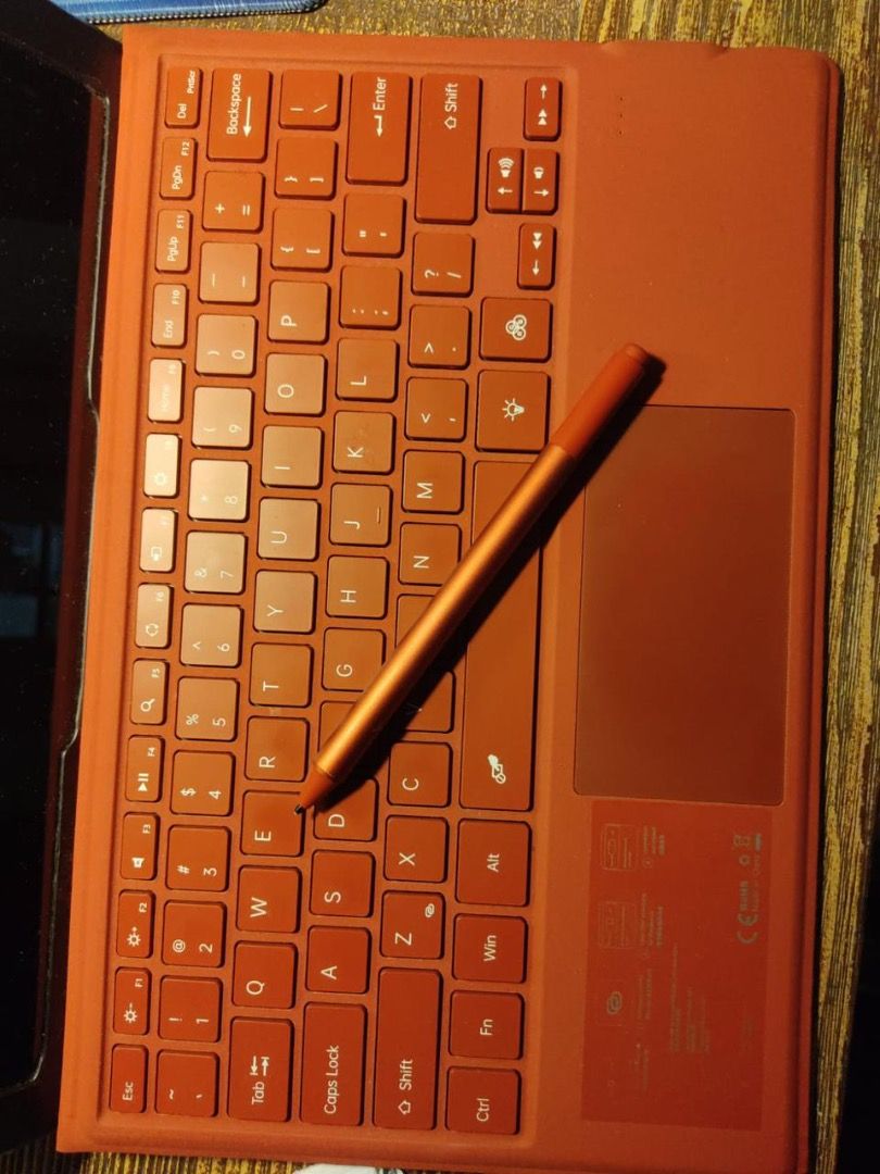 Microsoft Surface Pro Tablet with Keyboard and Pen441402400262727681