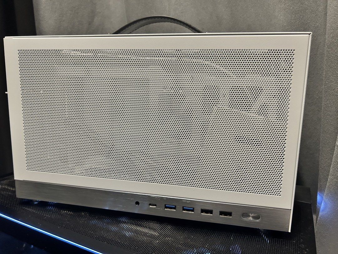 [Brand New] Minineo KXRORS S400 Mini-ITX Case w/ Gen 4 Riser cable
