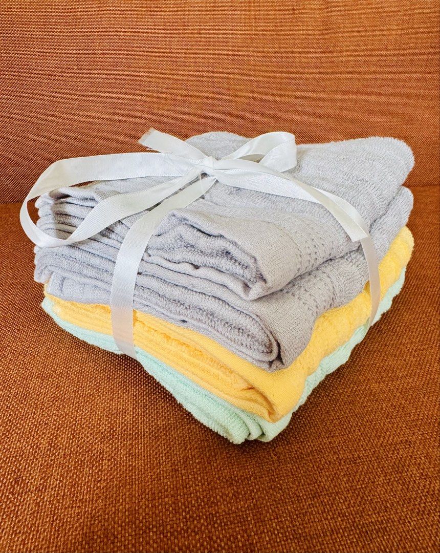 New Towel Set with Ribbon