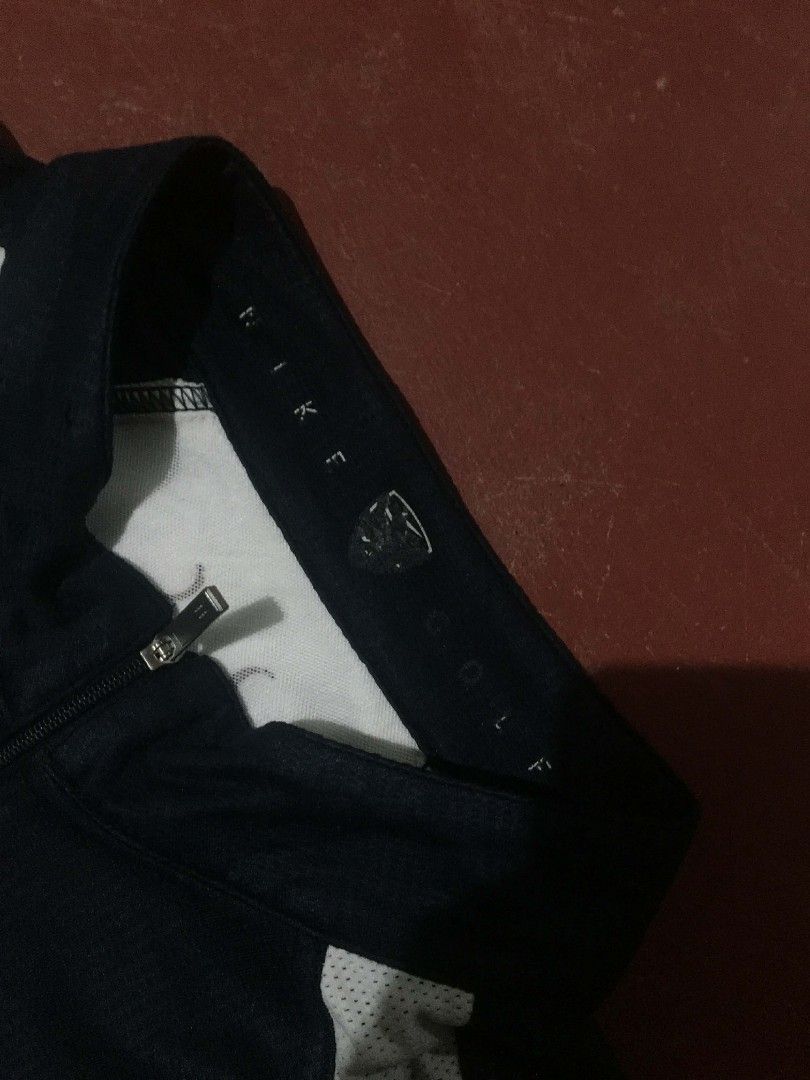 Nike Golf Short Sleeve Shirt (Category: Tshirts & Polo Shirts ) located in Manila. Submitted by llicht (Listing ID 1435114366, Image 1). Description: - Nike golf shirt in navy blue with white accents - Half-zip closure - Nike logo on the chest - Short sleeves - Breathable design - Made of polyester and other materials - Unique design on the sleeves - Negotiable.