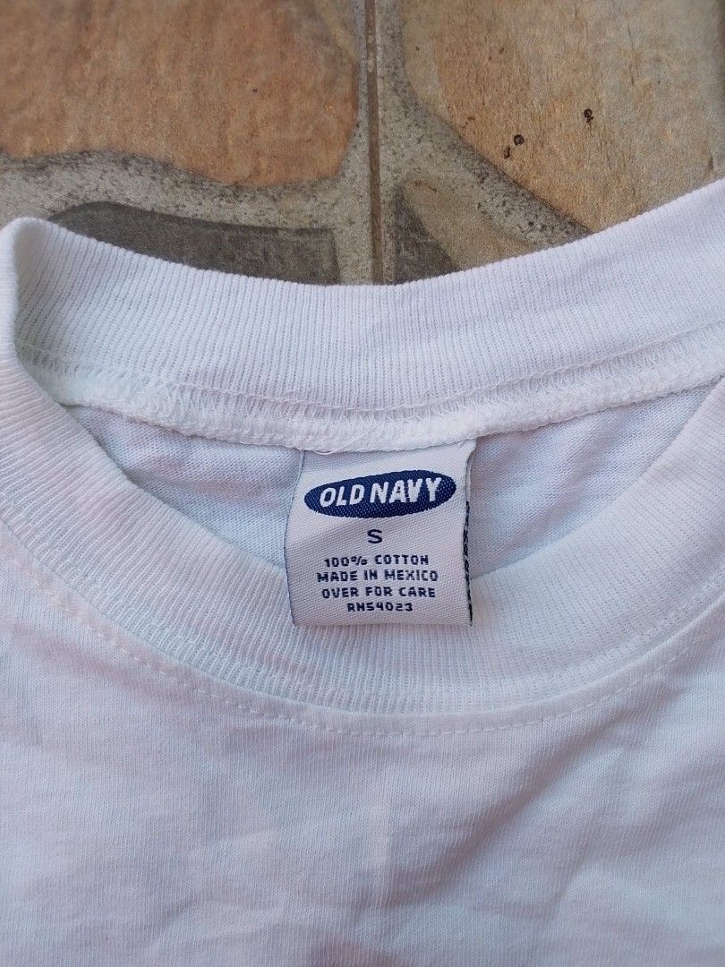 Old Navy Vintage 90's Shirts (Category: Tshirts & Polo Shirts ) located in Cebu City. Submitted by dexterjam (Listing ID 1435155257, Image 2). Description: Excellent Condition 9.7/10 Color rate Color may vary Size Small on tag Width: 21.5 Length: 27.5 No issue 🏷️500 + sf Location: Talamban, Cebu City Vc for Unli Vouch.