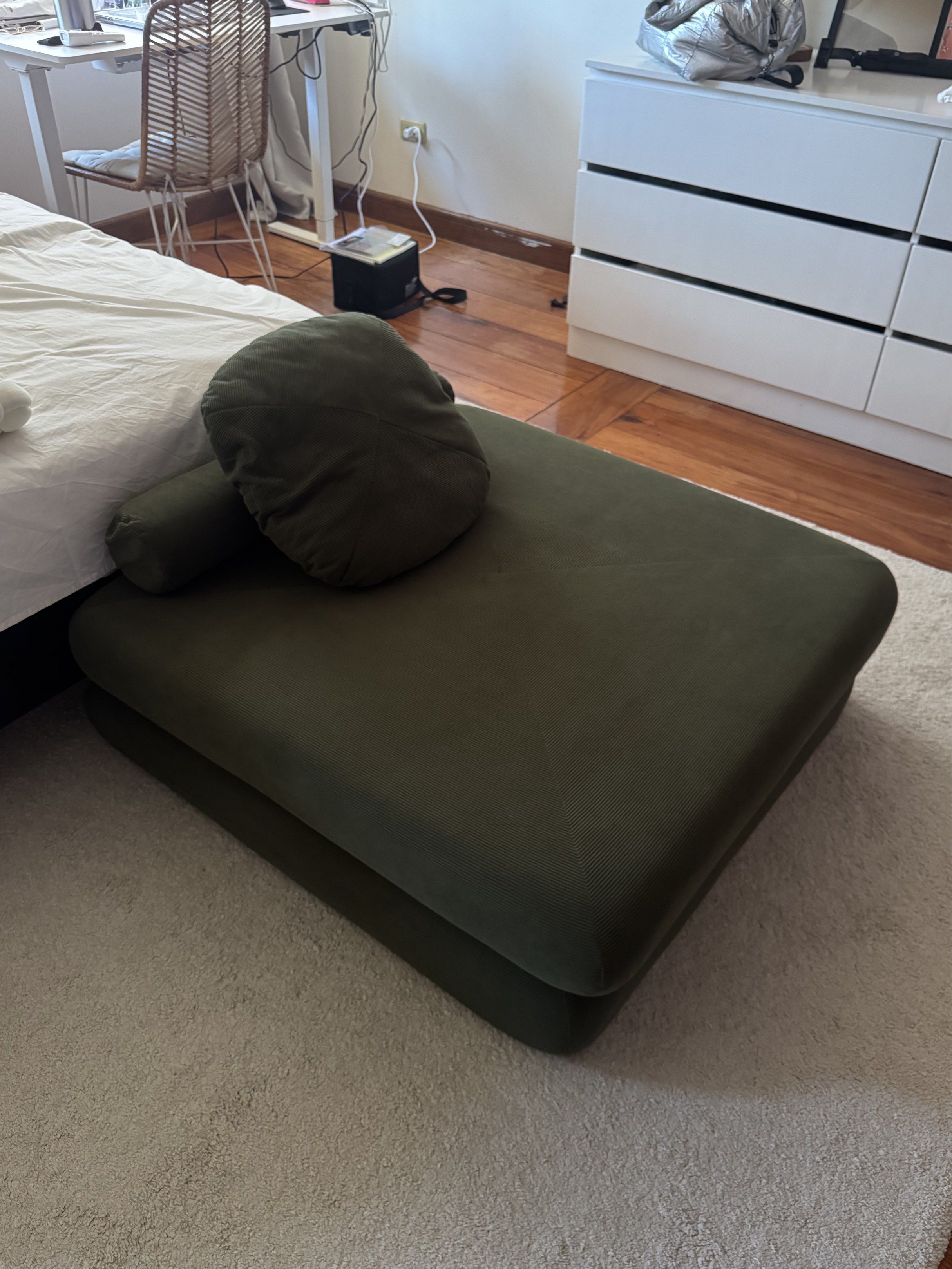 Olive Green Modular Sofa with Pillows (Category: Sofas) located in Paranaque City. Submitted by summerscabinet (Listing ID 1435038234, Image 1). Description: No flaws Size: 100cm x 100cm x 40cm.
