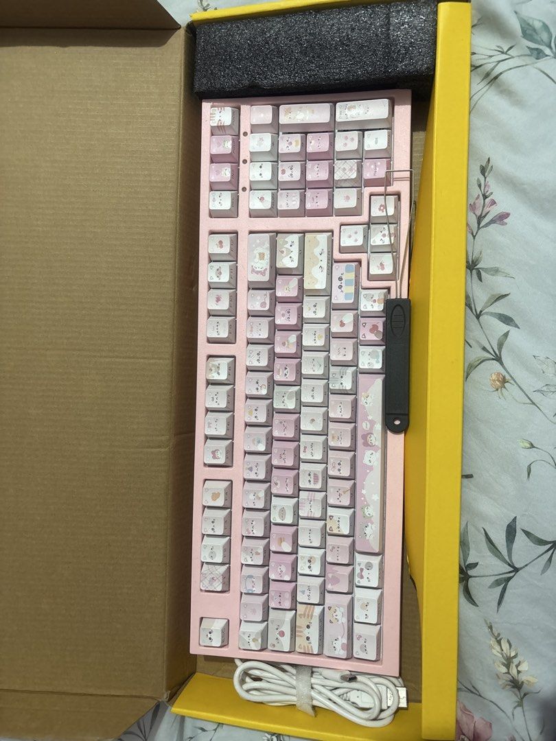 Pink Mechanical Keyboard with Cat Keycaps440583026870200321