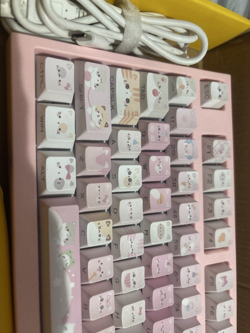 Pink Mechanical Keyboard with Cat Keycaps440583026870200320