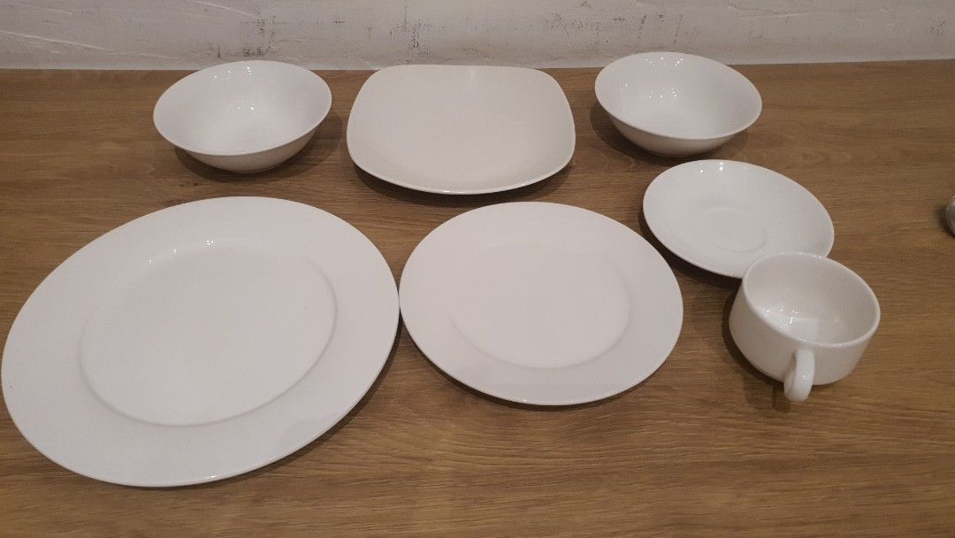 Plates and bowls440040619697121280