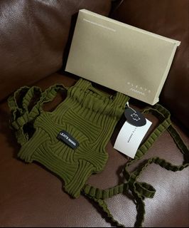 （分類：）位於 。 由 moire81111 提交（商品編號 1435148862，圖片 1）。簡介： 。