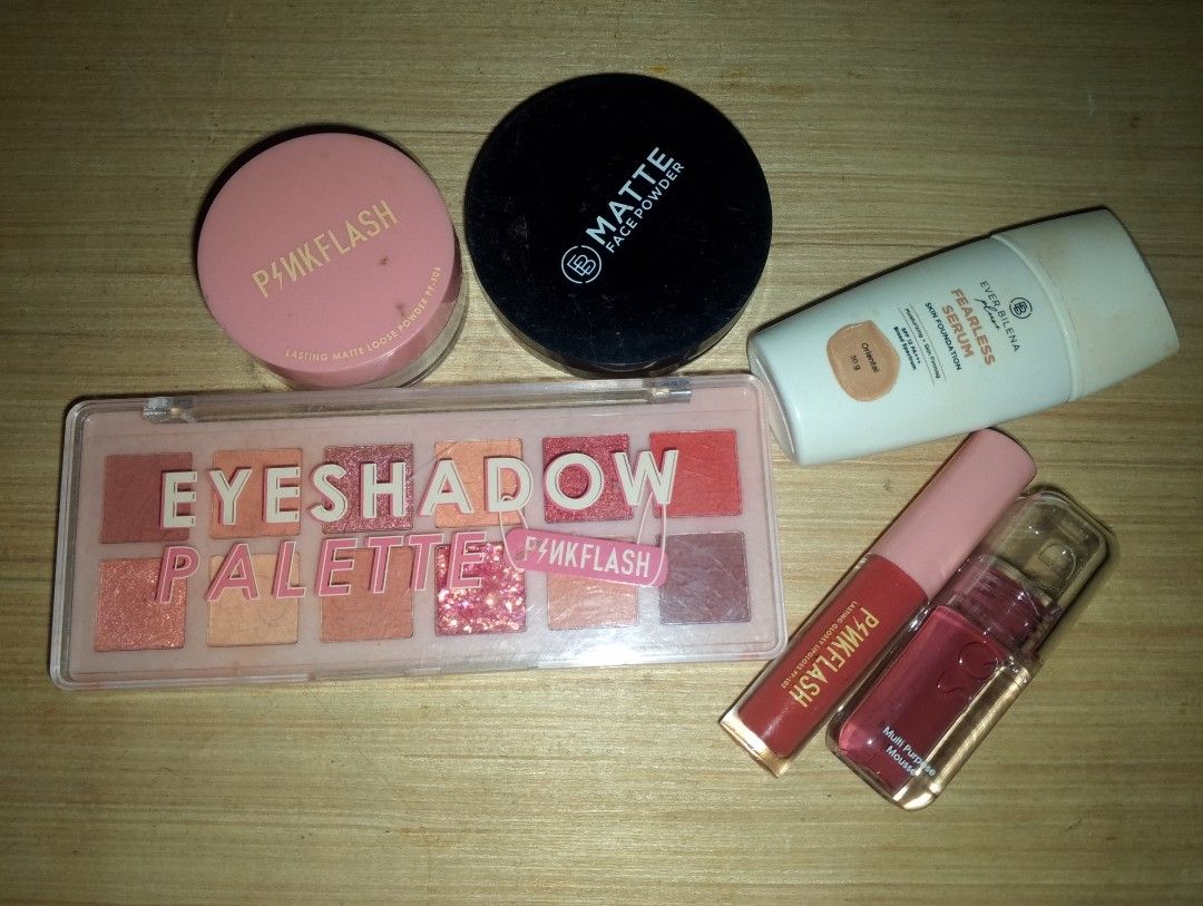 PRELOVED MAKE UP TAKE ALL FOR 250 (Category: Makeup) located in Manila. Submitted by yaomei_ (Listing ID 1435064062, Image 1). Description: Take all for 250 loc: North Caloocan.