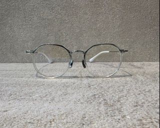 (Category: ) located in . Submitted by pop.optical (Listing ID 1435078354, Image 1). Description: .