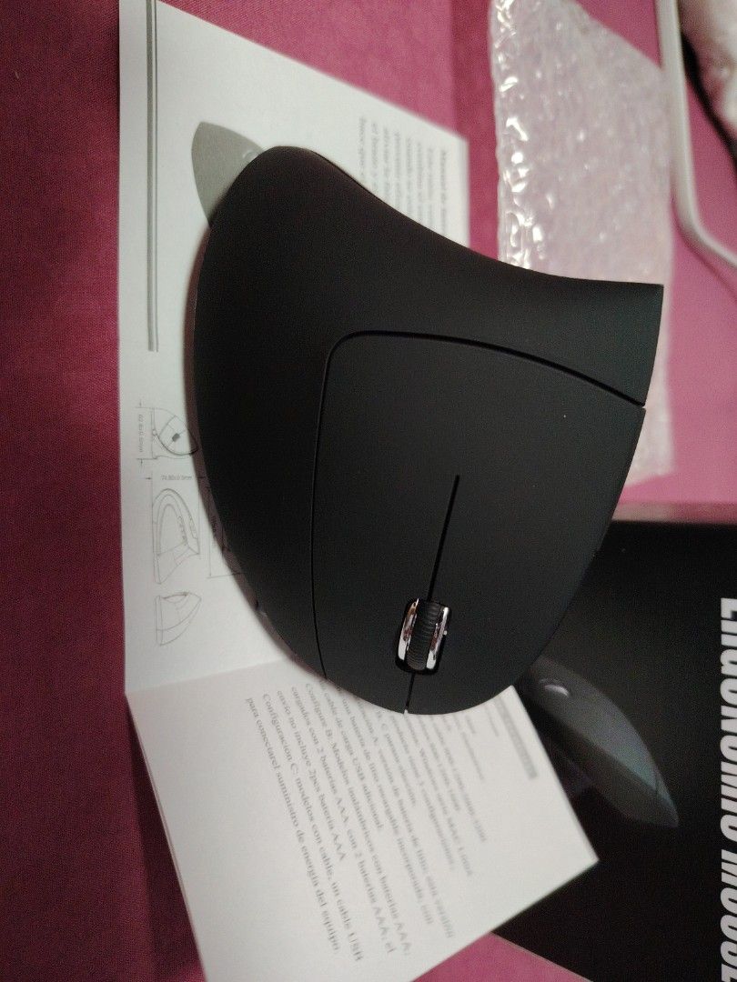 Rechargeable Ergonomic Mouse - Brand New440457814334525441
