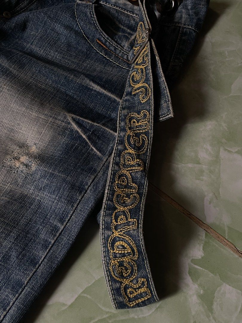 RED PEPPER BUCKLE BAGGY FLARED JEANS (Category: Jeans) located in Cagayan de Oro. Submitted by patrickjam03829 (Listing ID 1435063888, Image 3). Description: waist 28 length 38 open leg 11 thigh 11.