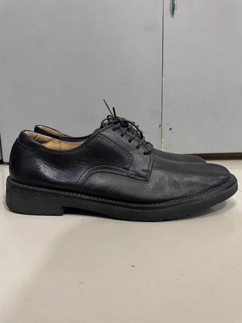 Regal Walker Made in Japan Plain Toe Derby (Category: Dress Shoes) located in Manila. Submitted by jarchive (Listing ID 1435072897, Image 3). Description: 90s Japanese Minimalism 🖤 Before there was Visvim or Hender Scheme, there was Regal. Established 1902. These derbies are a masterclass in Japanese craftsmanship with that perfect 90s minimal silhouette. Details: - Genuine black calf leather upper. - Clean plain toe derby, 5-eyelet, stitched we