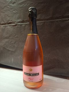 winemaster44 喺 Carousell 嘅個人檔案頁面 | winemaster44 嘅所有出售物品同評價