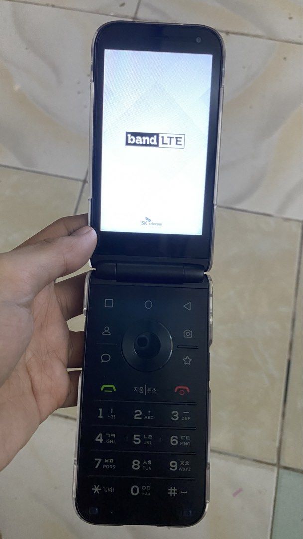 Samsung Style Folder Mive (Category: Samsung) located in Cebu City. Submitted by mikel.minis344 (Listing ID 1435019701, Image 3). Description: ✨Android Story Wow Telecom✨ ✅ Gadget Store since 2012 📱 ✅ Trusted and Legit ✅ Smooth and Fast transaction -This is our new page and hope you will continue to support us! 😊 ⛔️⚠️ Warning Beware of Fake/Scammer using our Photos, we do not ask for reservation/advance payment •Accept Swap? No •Accept installm