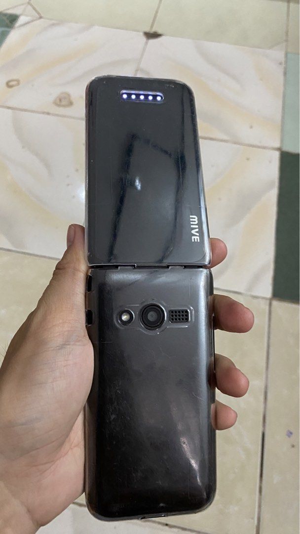 Samsung Style Folder Mive (Category: Samsung) located in Cebu City. Submitted by mikel.minis344 (Listing ID 1435019701, Image 2). Description: ✨Android Story Wow Telecom✨ ✅ Gadget Store since 2012 📱 ✅ Trusted and Legit ✅ Smooth and Fast transaction -This is our new page and hope you will continue to support us! 😊 ⛔️⚠️ Warning Beware of Fake/Scammer using our Photos, we do not ask for reservation/advance payment •Accept Swap? No •Accept installm