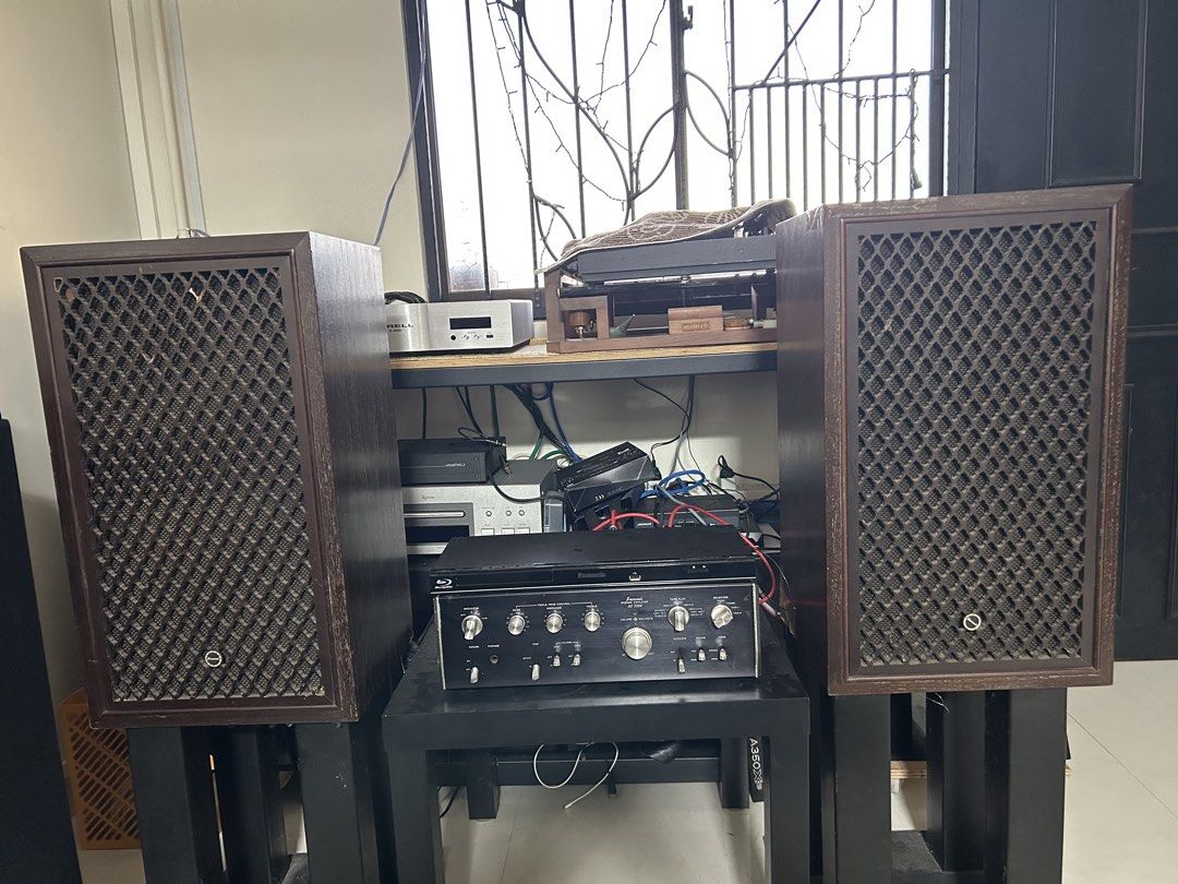Sansui Amplifier and Sansui Speaker
