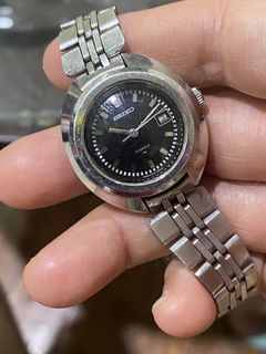 (Category: ) located in . Submitted by roseluxuryitems (Listing ID 1435157702, Image 1). Description: .