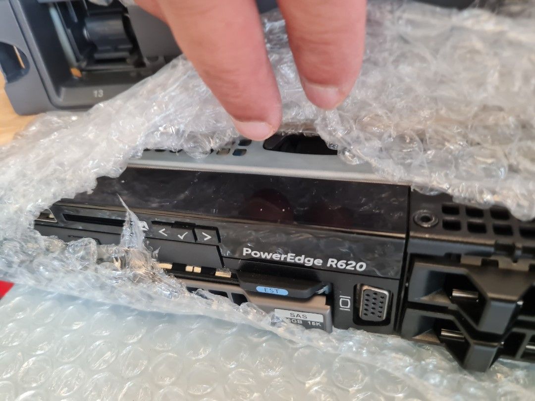 Server and UP (Category: Other Accessories) located in Kuala Lumpur. Submitted by jasriez (Listing ID 1435024021, Image 1). Description: 12 UNITS of PoweEdge R620 for spare part.