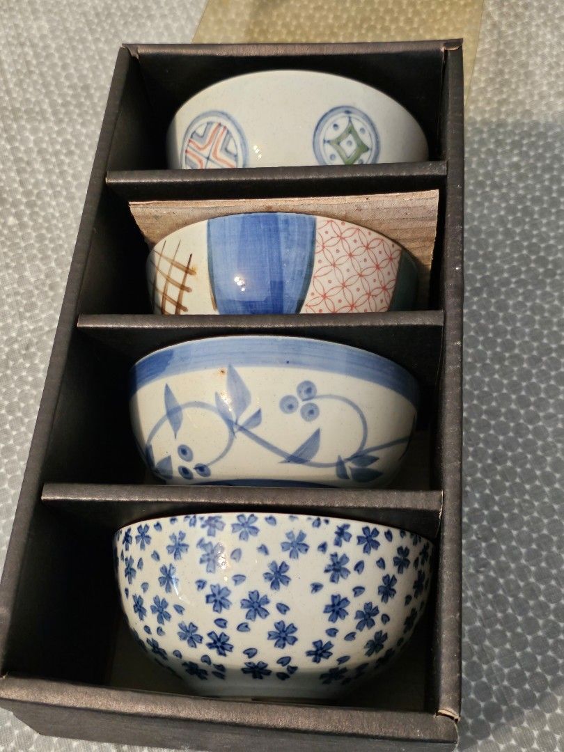 Set of 4 Japanese Rice Bowls