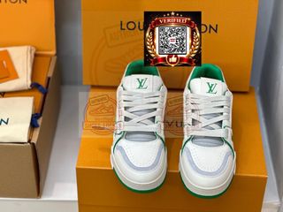 (Category: ) located in . Submitted by shoes.locker (Listing ID 1435007505, Image 1). Description: .