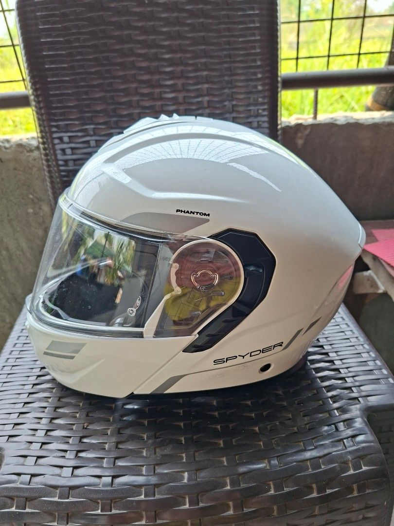 Spyder phantom modular helmet (Category: Helmets and other Riding Gears) located in Malabon City. Submitted by ranzohl (Listing ID 1435038078, Image 1). Description: Size XXL 63-64cm Used but not abused All goods Bawal sa maarte With minor scratches lng Goods na goods lense For pickup only. Malolos or paombong.