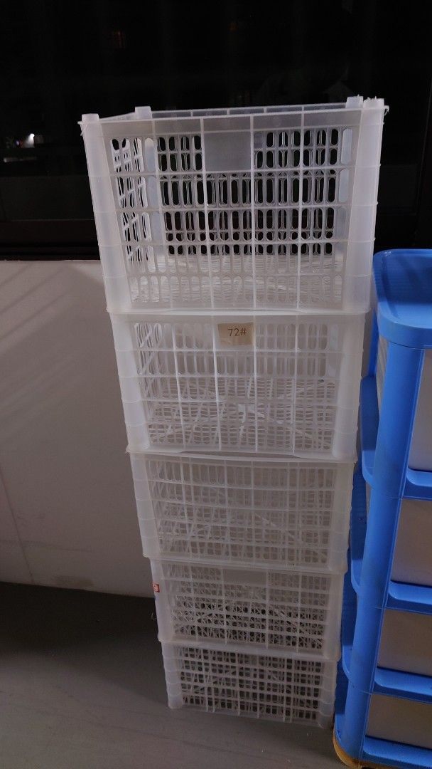 Free Stackable White Plastic Storage Baskets440637919667179520