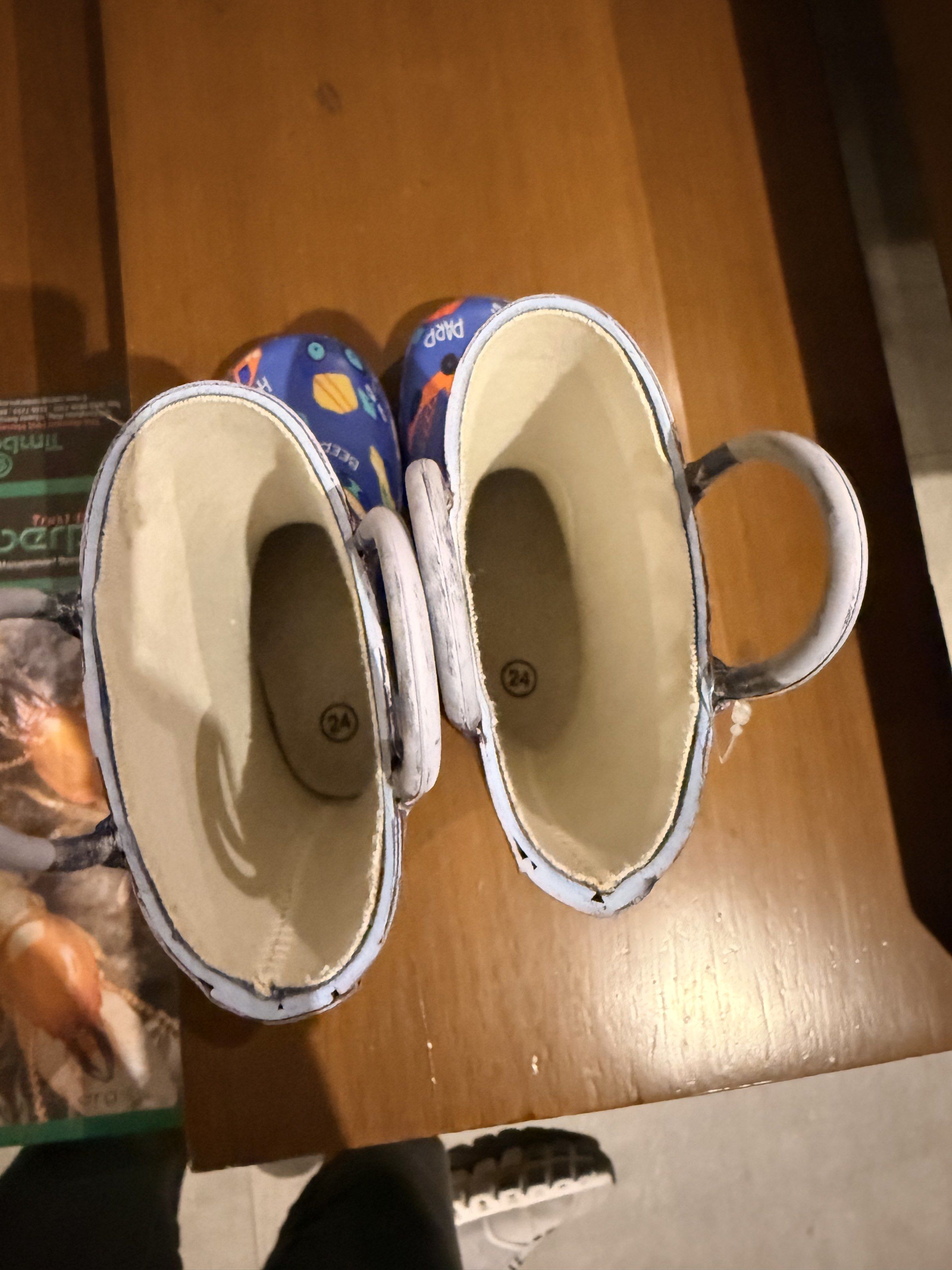 Toddler Rain Boots (Category: Babies & Kids Fashion) located in Quezon City. Submitted by aml2020 (Listing ID 1435116937, Image 2). Description: Toddler Rain Boots Size 24 Used less than 5 times strictly no COD/payment upon pickup pickup location: Muntinlupa/BGC payment via Gcash/BPI QR no return/no exchange.