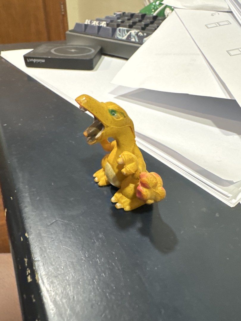 Tomy 1998 Charizard figure (Category: Figurines & Statues) located in Caloocan City. Submitted by scotttw (Listing ID 1435089982, Image 2). Description: Well used Wings broke off .