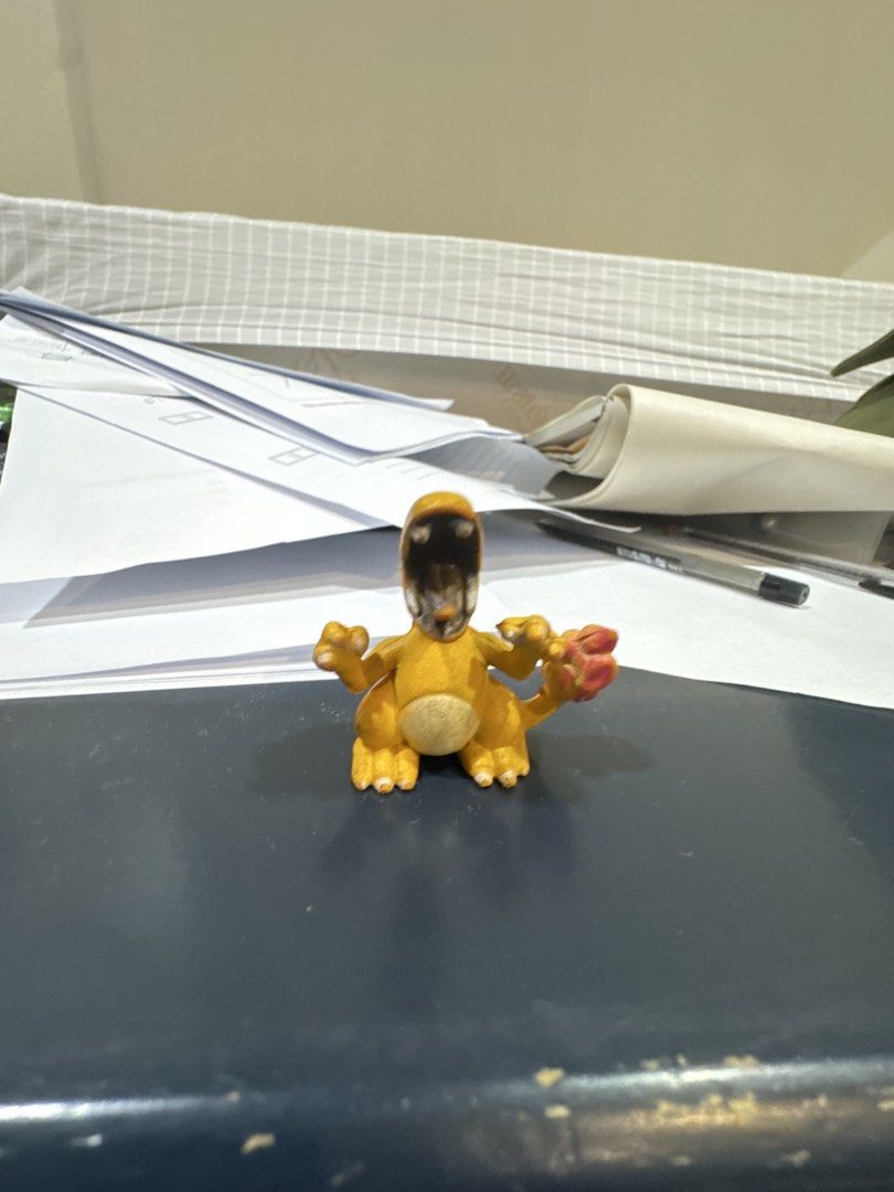Tomy 1998 Charizard figure (Category: Figurines & Statues) located in Caloocan City. Submitted by scotttw (Listing ID 1435089982, Image 1). Description: Well used Wings broke off .