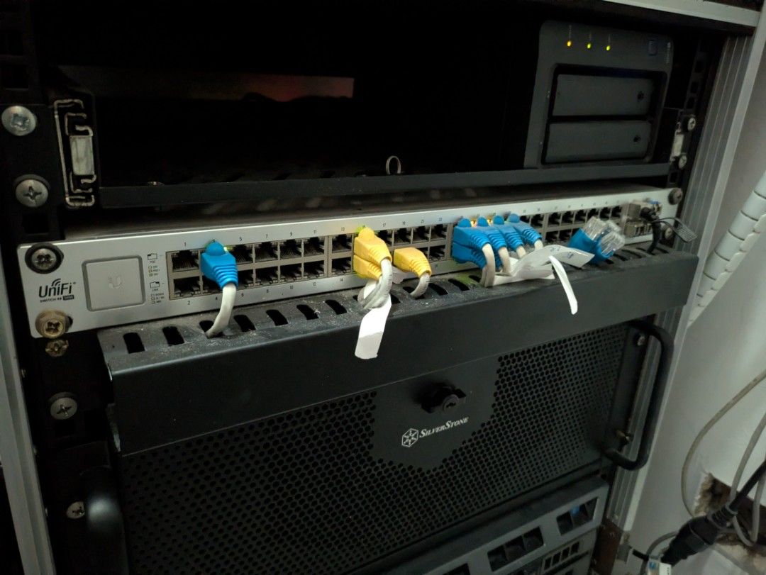 Ubiquiti UniFi 48 Port Gigabit Switch PoE+