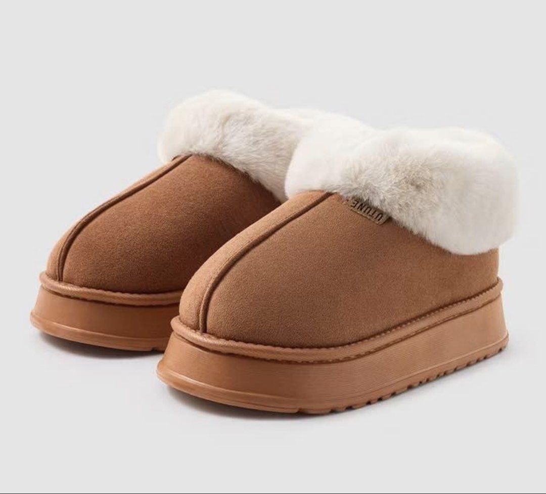 UGGS/ UTUNE Brown Furry Slippers (Category: Slippers and slides) located in Cavite. Submitted by helloitsg78521 (Listing ID 1435037735, Image 1). Description: Size 38-39 Rfs: Nadoble ng bili - UTUNE brown slippers - Fluffy white fur trim - Thick platform sole - Comfortable and stylish - Ideal for lounging at home.