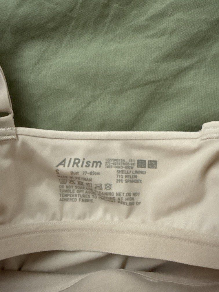 Uniqlo Airism in Shell (Category: Sleeveless) located in Manila. Submitted by copthatstuff (Listing ID 1435042778, Image 2). Description: .