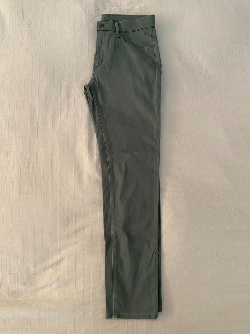Uniqlo Green Chino Pants (Category: Chinos) located in Muntinlupa City. Submitted by afriz88 (Listing ID 1435070122, Image 3). Description: Uniqlo Slim-fit Chino Pants Color: Green Size: Medium Condition: Good condition, Minor signs of wear Composition: 97% Cotton. 3% Spandex Dimensions: Length - 39 inches Waist - 30 Inches Adjustable Price: PHP 250, slightly negotiable.