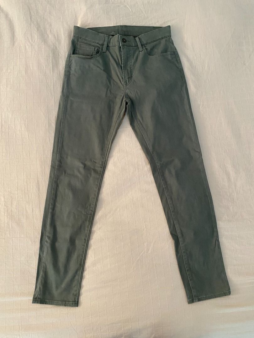 Uniqlo Green Chino Pants (Category: Chinos) located in Muntinlupa City. Submitted by afriz88 (Listing ID 1435070122, Image 1). Description: Uniqlo Slim-fit Chino Pants Color: Green Size: Medium Condition: Good condition, Minor signs of wear Composition: 97% Cotton. 3% Spandex Dimensions: Length - 39 inches Waist - 30 Inches Adjustable Price: PHP 250, slightly negotiable.
