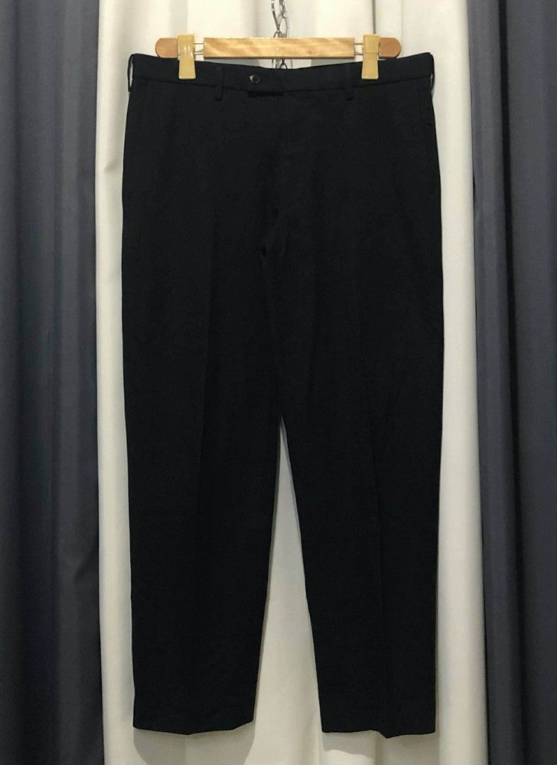 Uniqlo Heattech Smart Pants for Men (Category: Trousers) located in Guinobatan. Submitted by lorocathrifts (Listing ID 1435033322, Image 3). Description: Uniqlo Heattech Smart Pants for Men 𝐒𝐢𝐳𝐞: 85cm on tag 𝐂𝐨𝐥𝐨𝐫: Black 𝐂𝐨𝐧𝐝𝐢𝐭𝐢𝐨𝐧: Good-Excellent ✨🆁🅴🅼🅸🅽🅳🅴🆁🆂✨ ♡ Mine now, pay now ♡ Please manage your expectation coz these are thrifted items. ♡ Color may slightly vary due to lighting. ♡ sf starts @51 +2 pesos for pouch 🛍️
