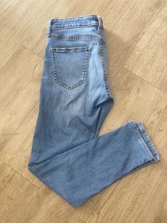 (Category: ) located in . Submitted by thriftandtreasures (Listing ID 1435061848, Image 1). Description: .