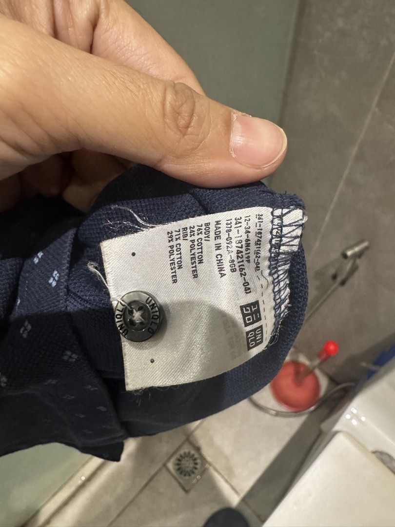 Uniqlo polo shirt me (Category: Tshirts & Polo Shirts ) located in Manila. Submitted by sammieglim (Listing ID 1435007729, Image 3). Description: .