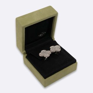 (Category: ) located in . Submitted by bjluxury (Listing ID 1435093788, Image 1). Description: .