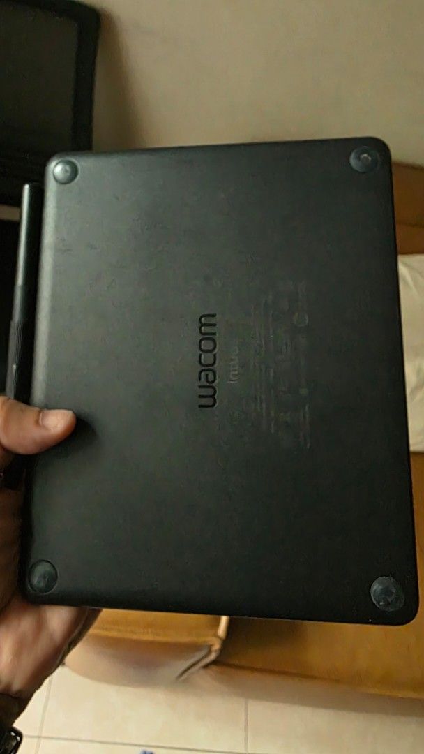 Wacom Intuos Drawing Tablet440003354596495360